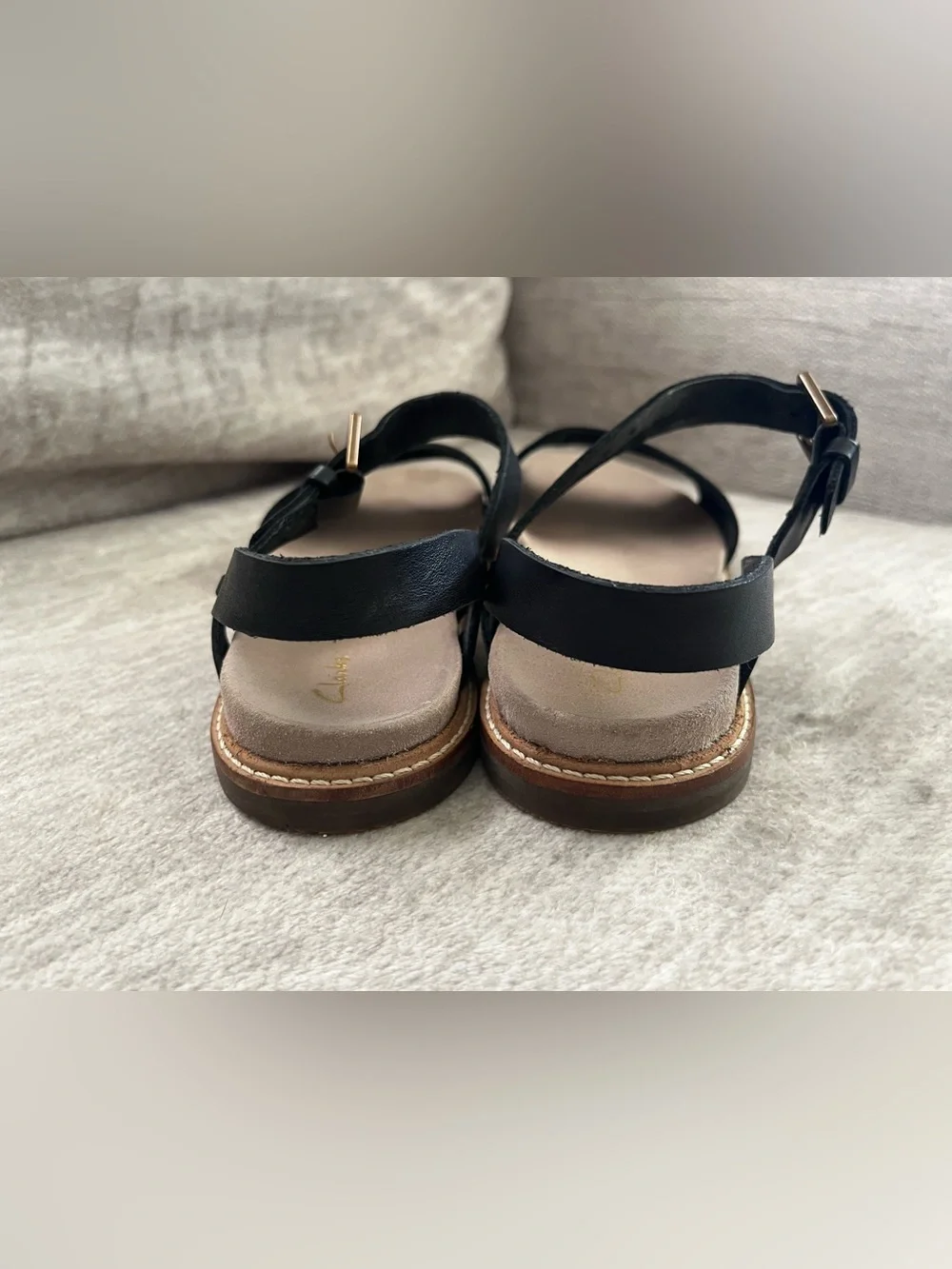 Clark’s Black Leather Corsio Flat Strap Sandals Size 7.5M